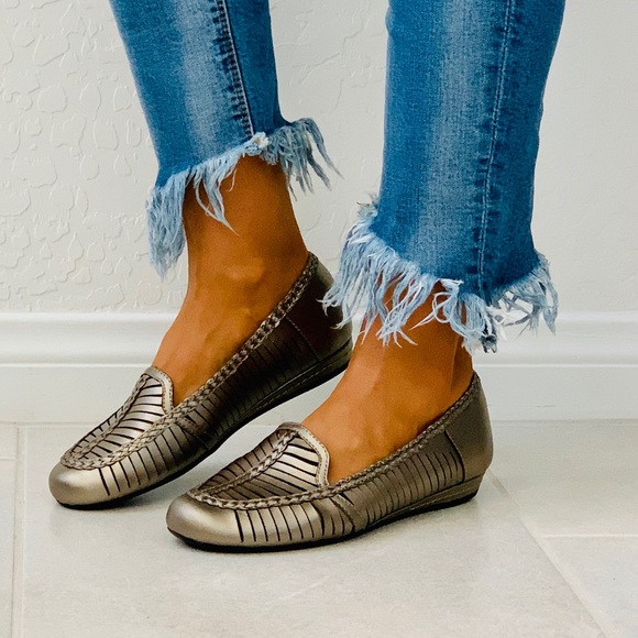 NIB Bronze Leather Woven Moccasin Loafer - Picture 7 of 7